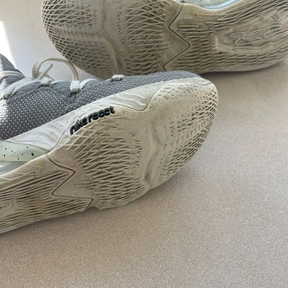 Nike Lebron XVII Low Lace Up Athletic Shoe - Picture 4 of 5